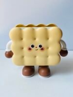 Biscuit shape pen holder