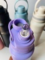 1000 mL Magnetic Lock Insulated Water Bottle with Straw - Image 4