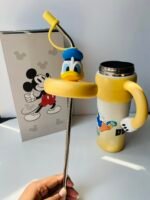 🦆 Donald Duck Handle Sipper – 850 mL - Image 4